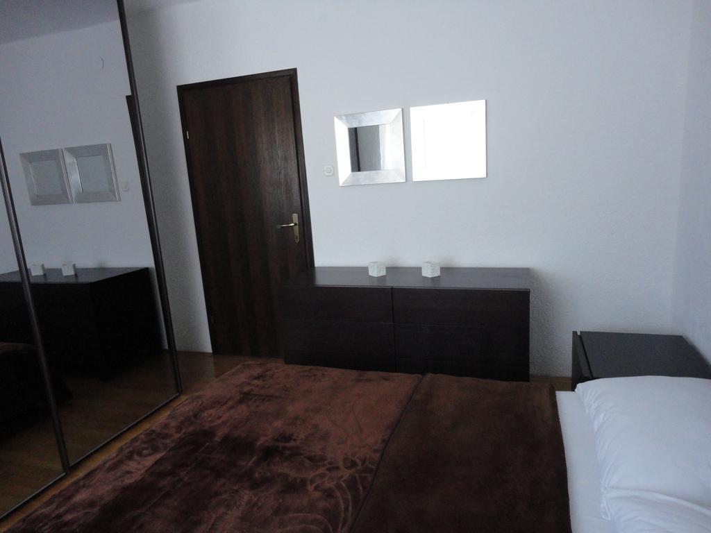 Apartment Mira セニ 部屋 写真