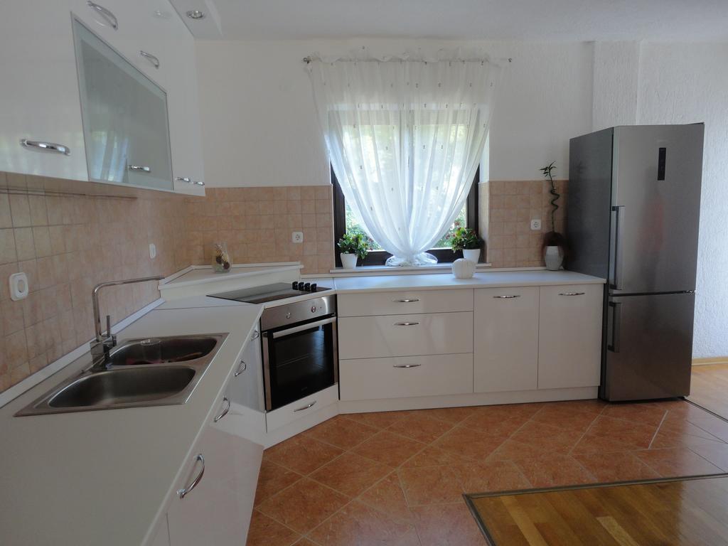 Apartment Mira セニ 部屋 写真