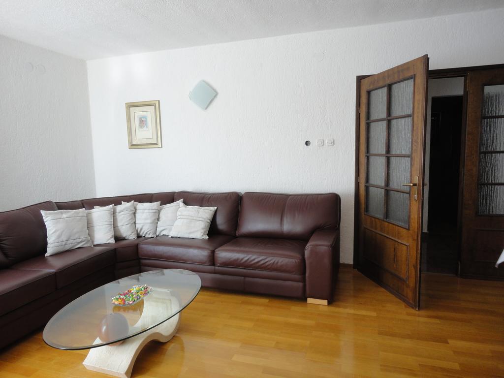 Apartment Mira セニ 部屋 写真