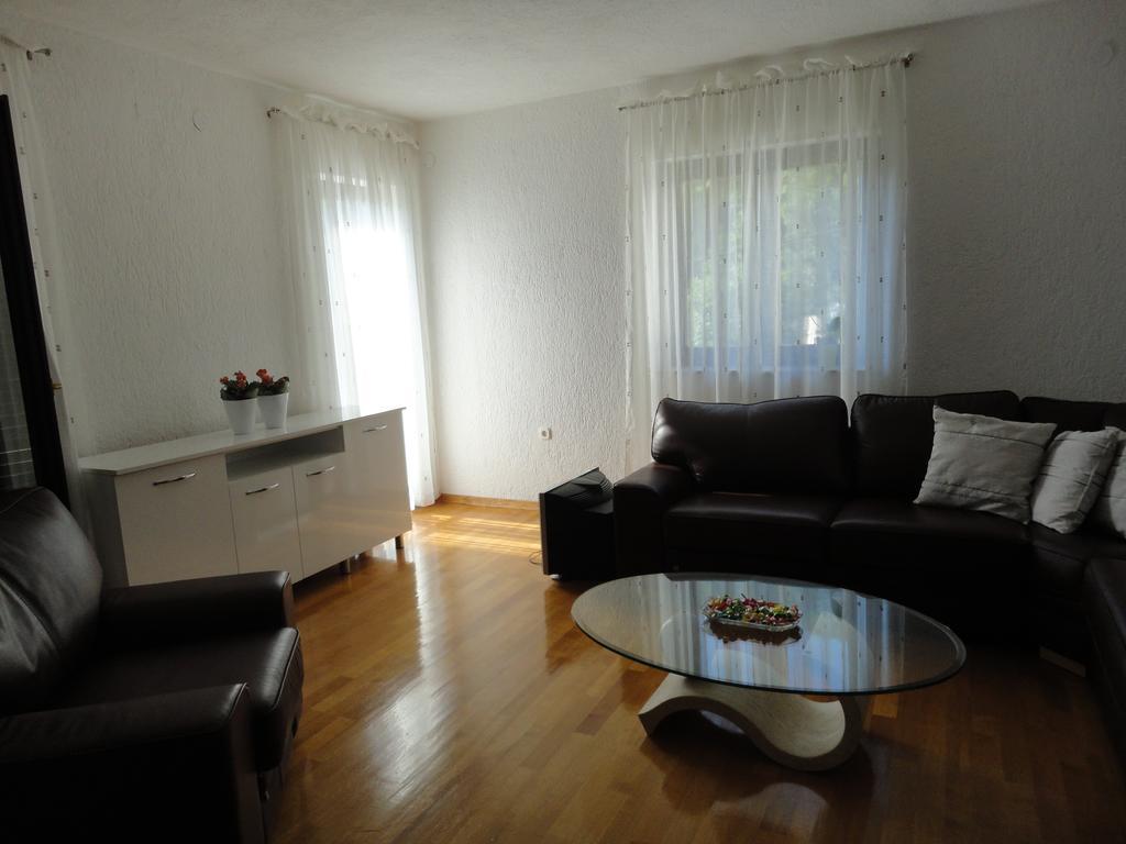 Apartment Mira セニ 部屋 写真